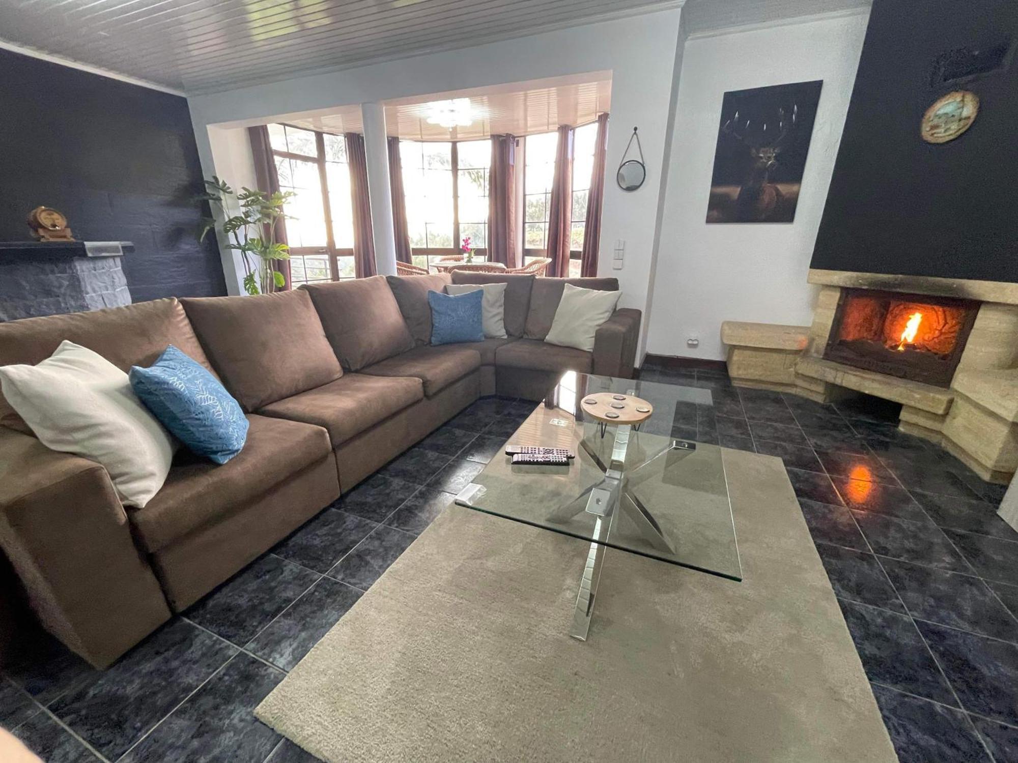 Hollywood Villa Campanário Kültér fotó