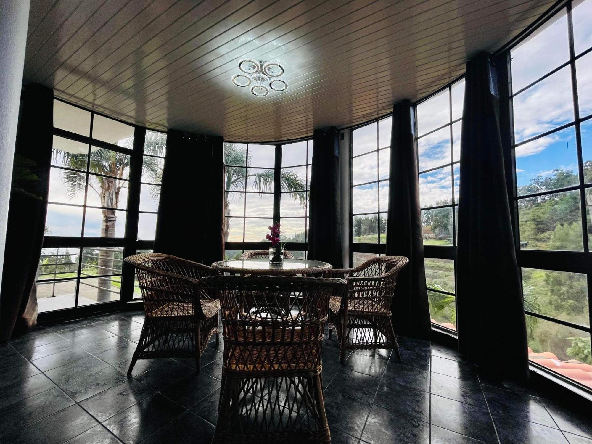 Hollywood Villa Campanário Kültér fotó